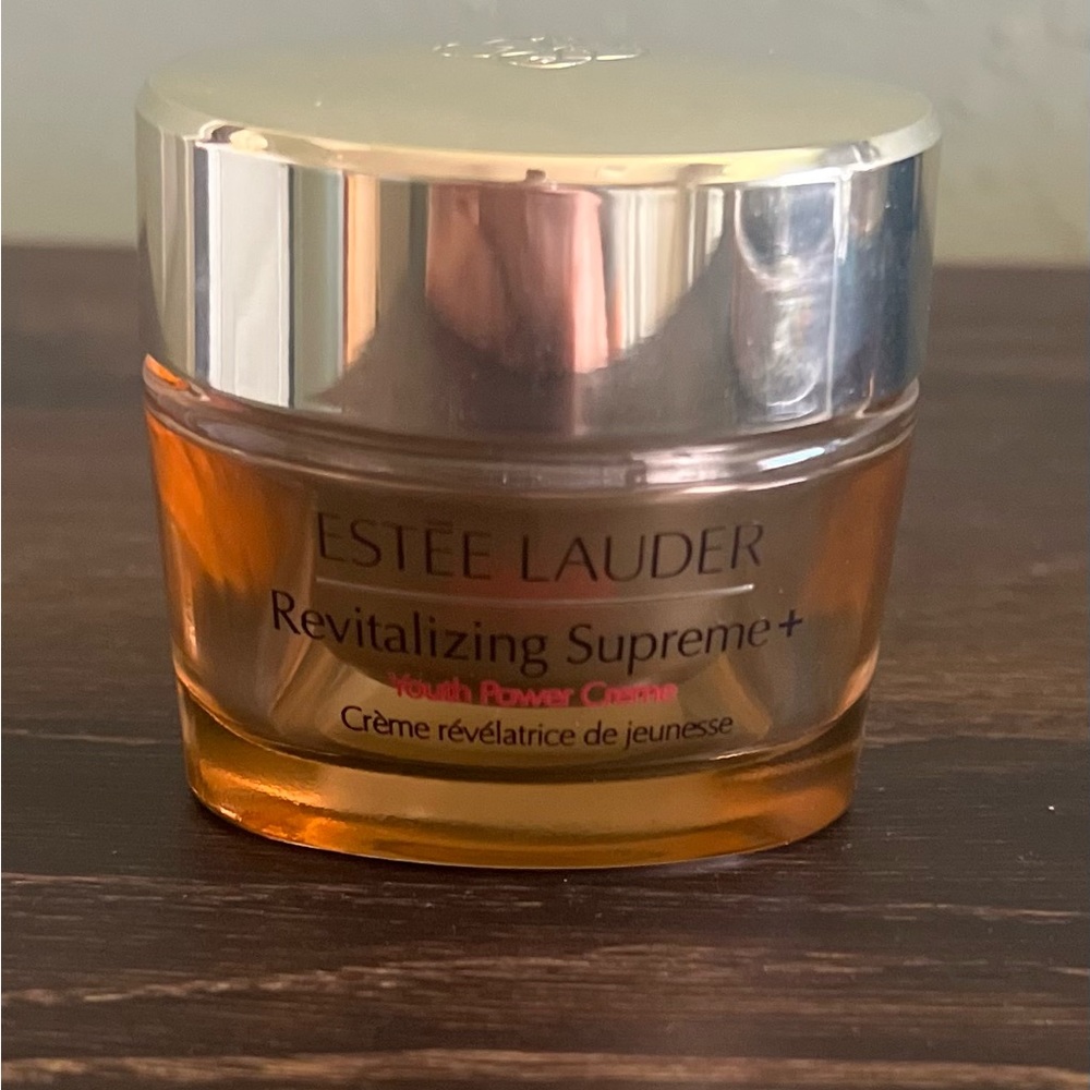 Estēe Lauder Revitalizing Supreme+ Youth Power Crème